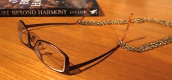 Cataracts reading glasses chain